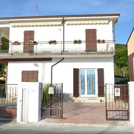 La Perla Del Magra Holidays House Monte Marcello Exteriör bild