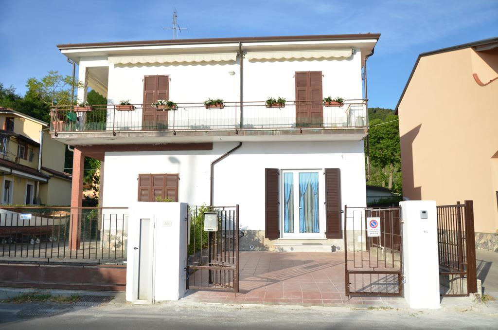 La Perla Del Magra Holidays House Monte Marcello Exteriör bild